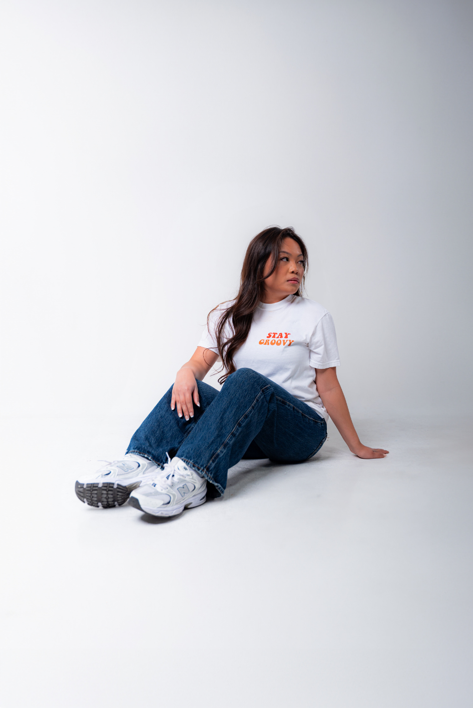 GROOVY ESSENTIALS TEE - RED