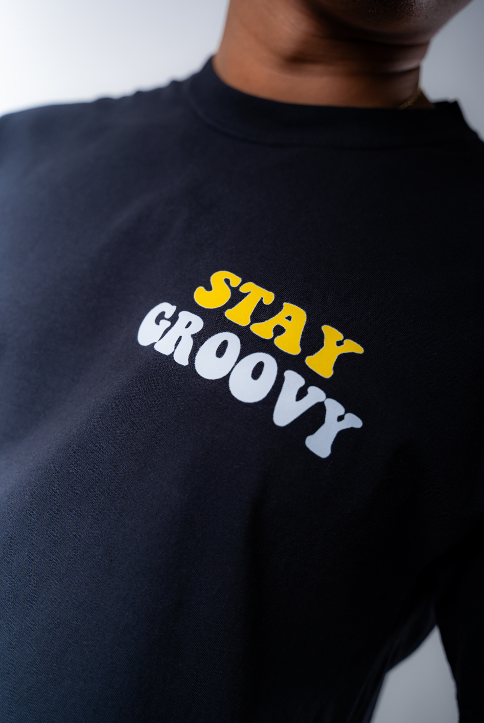 GROOVY ESSENTIALS TEE - YELLOW