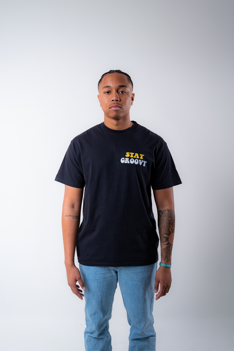 GROOVY ESSENTIALS TEE - YELLOW