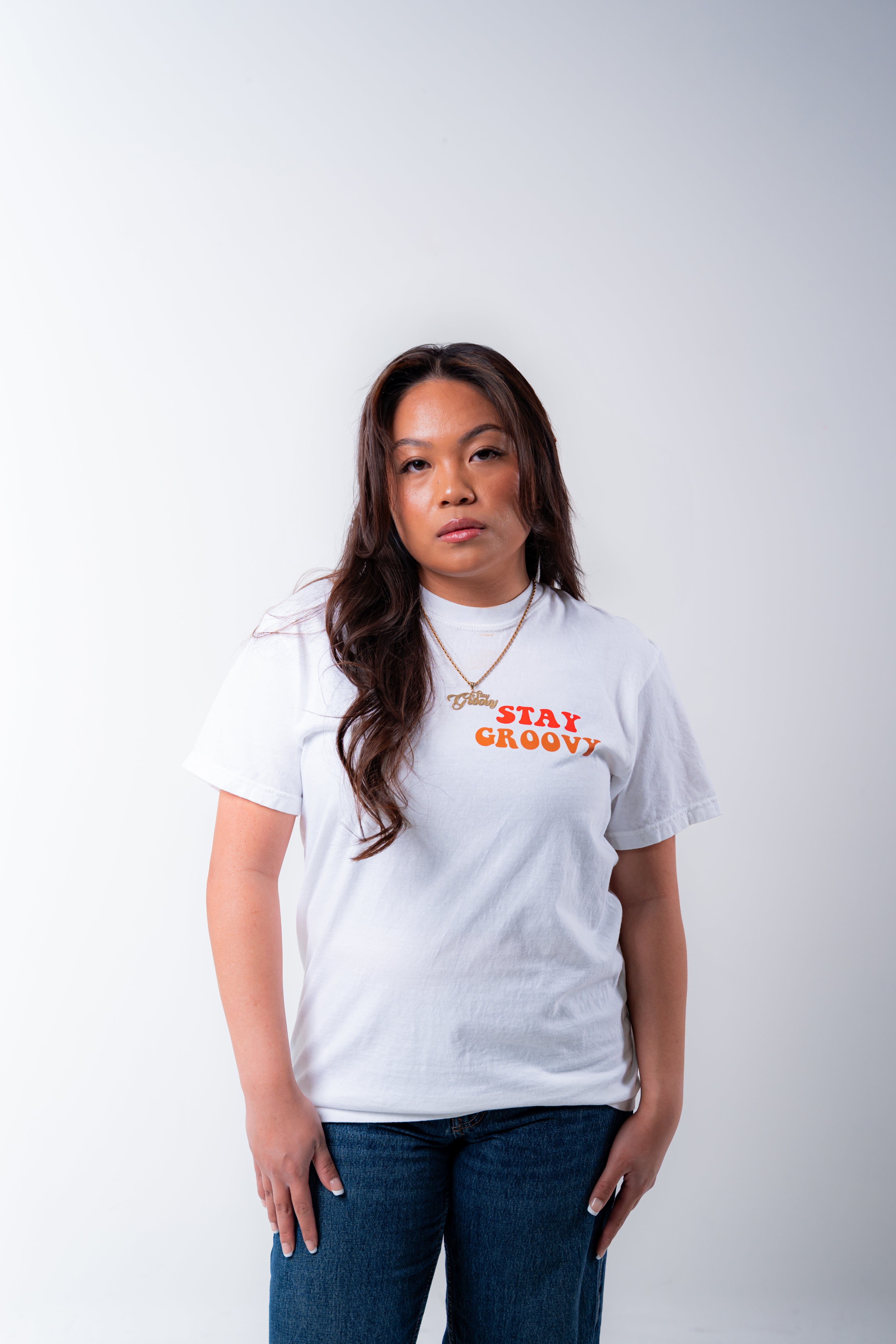 GROOVY ESSENTIALS TEE - RED